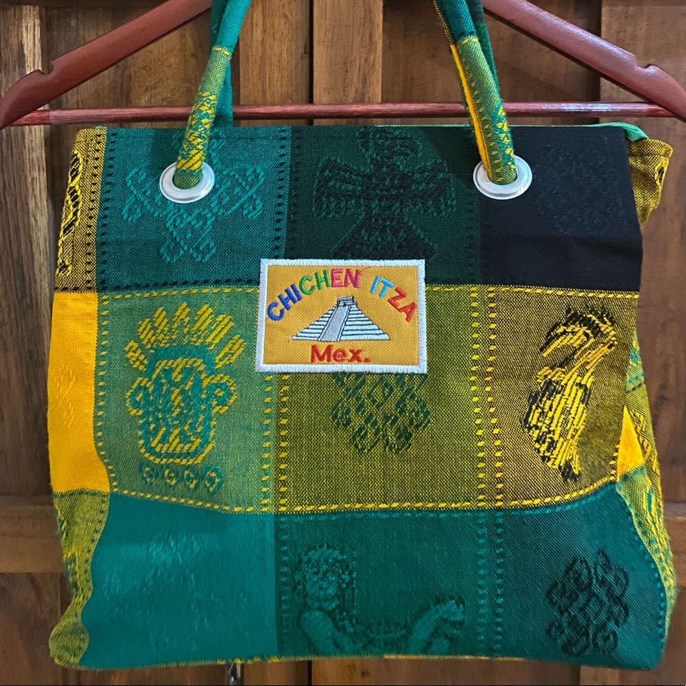 Chichén Itzá Travel Tote